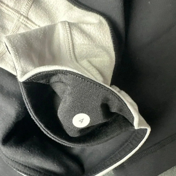 Lululemon Reversible Groove Crop Pant Black size 4 - Picture 11 of 12